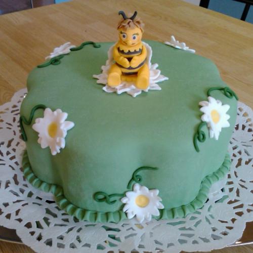 Torta so včielkou