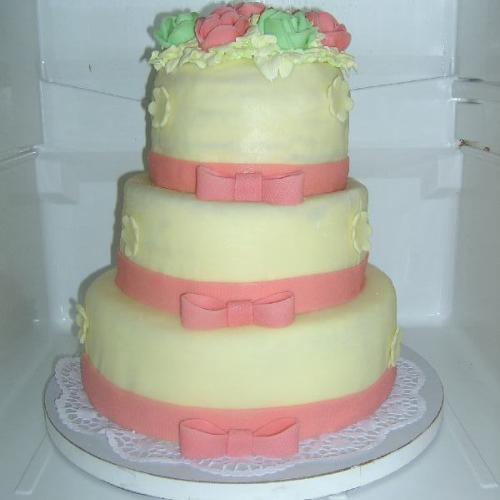 svadobna torta s maslami