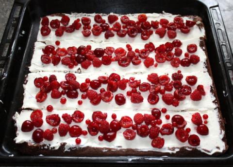 Fantastická čokoládovo - ovocná torta bez múky - recept postup 7