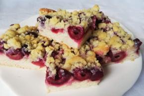 Kysnutý čerešňový koláč s posýpkou, recept, aramana