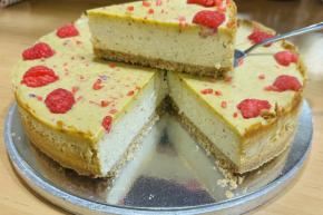 Pistáciový cheesecake s malinami , recept, Sandra Hvilová