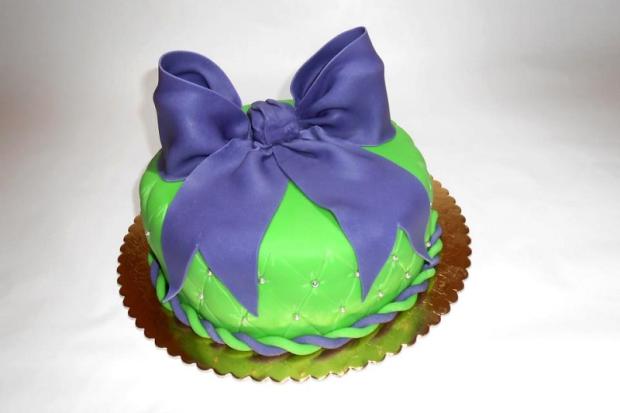 Tortička s veľkou mašlou, torta, Narodeninové torty, dakota14, 1