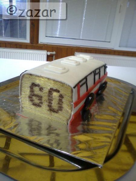 Autobus - skrytá 60-tka - po rozkrojení, torta, Netradičné torty, zazar, 1