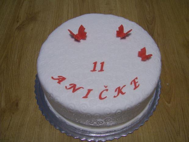 S motýlikmi, torta, Katie, 1
