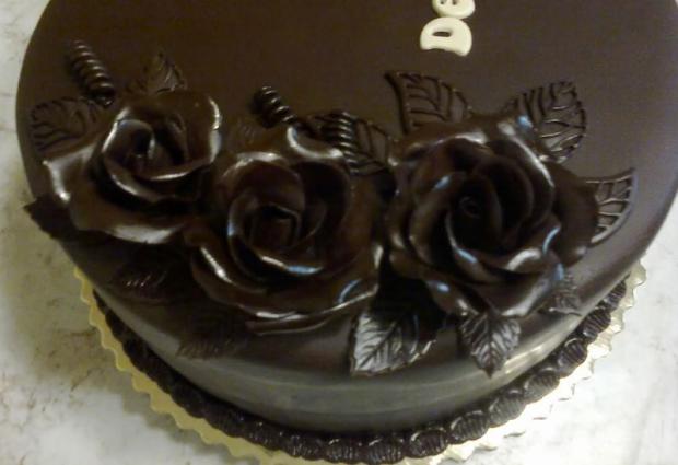 Čokoládové ruže na torte, torta, Čokoládové torty, M.Vargová, 1