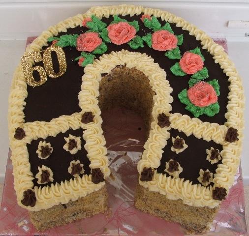 Znova podkova klasika aj z maslovými kvetmi, torta, Narodeninové torty, atigram, 1