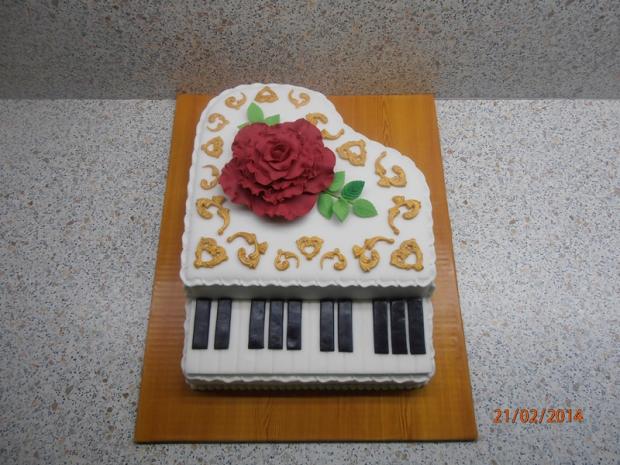 klavír s červenou ružou, torta, Narodeninové torty klavír s červenou ružou, torta, Narodeninové torty, nmiriam, 1