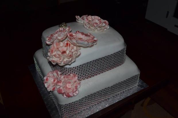 Moje zaciatky - pokus o svadobnu :-D, torta, Svadobné torty Moje zaciatky - pokus o svadobnu :-D, torta, Svadobné torty, rennattka, 1