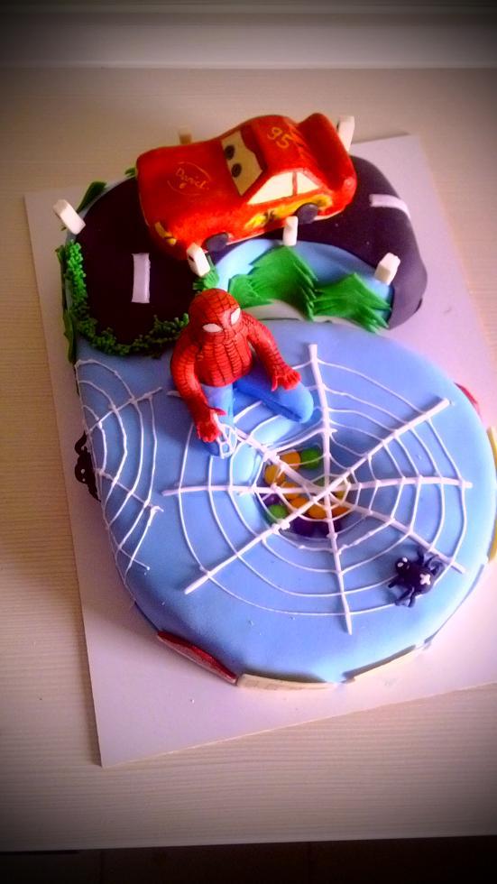 Na 6 narodeniny s dvomi hrdinami, torta, Rozprávkové torty, Jana Nociarova, 1