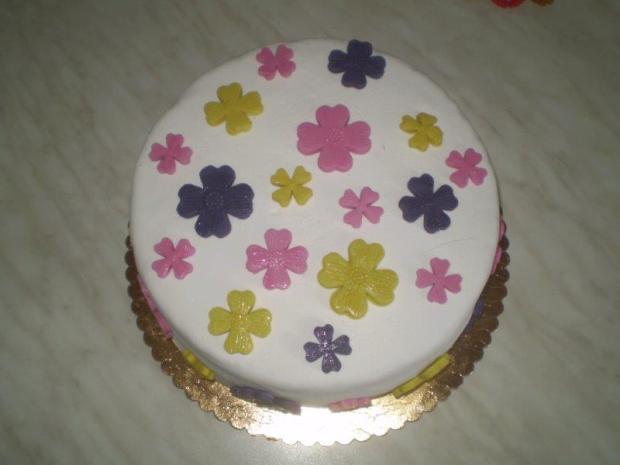 Okruhla torta so stvorlistkami, torta, Narodeninové torty Okruhla torta so stvorlistkami, torta, Narodeninové torty, Patricia6, 1