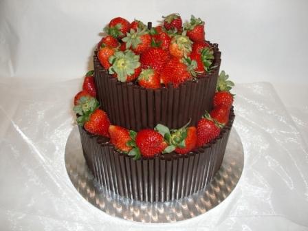 Svadobná čokoládová s jahodami, torta, Svadobné torty Svadobná čokoládová s jahodami, torta, Svadobné torty, Lolinecka, 1