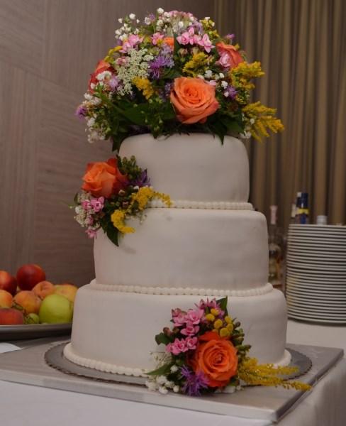 SVADOBNÁ SO ŽIVÝMI KVETMI, torta, Svadobné torty SVADOBNÁ SO ŽIVÝMI KVETMI, torta, Svadobné torty, Mária Vašová, 1