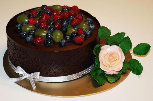 čokoládová s ovocím a ružou, torta, Čokoládové torty čokoládová s ovocím a ružou, torta, Čokoládové torty, Katarina139, 1