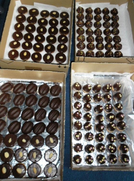 Orechové kolieska, úliky, košíčky, kávové zrná, torta, Zákusky, Lubica67, 1