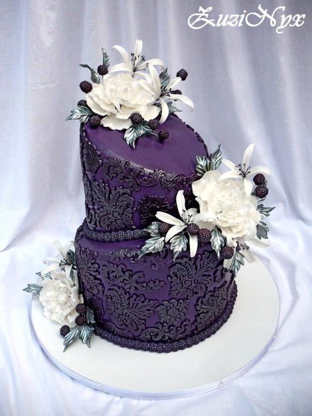 Krivá fialová s purpurovými ornamentami a blielymi kvetmi, torta, Narodeninové torty Krivá fialová s purpurovými ornamentami a blielymi kvetmi, torta, Narodeninové torty, ZuziNyx, 1