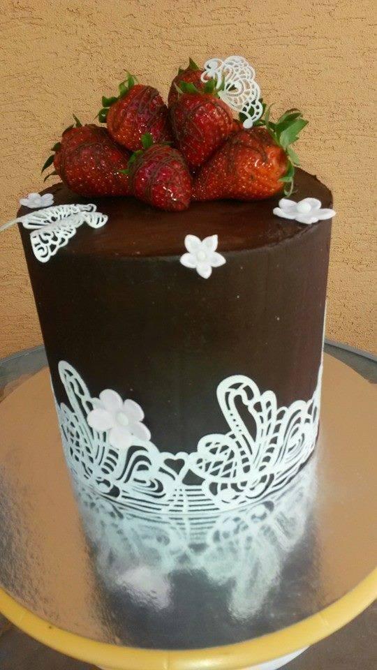 Nepoťahovaná torta s krajkou a ovocím :), torta, Narodeninové torty Nepoťahovaná torta s krajkou a ovocím :), torta, Narodeninové torty, janinka1122, 1