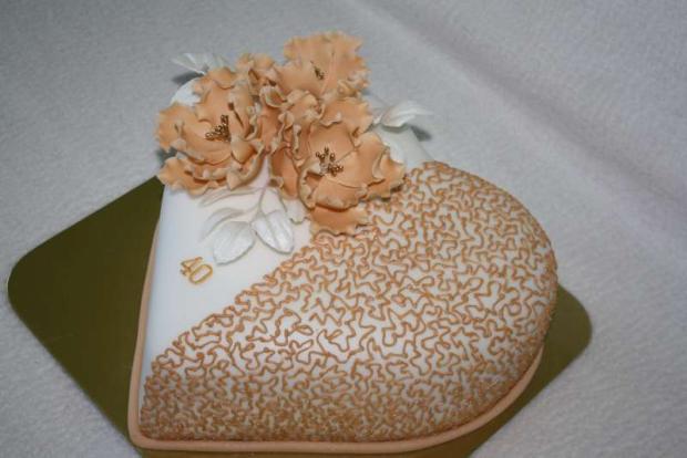 Srdiečko v béžovom, torta, Narodeninové torty Srdiečko v béžovom, torta, Narodeninové torty, stanula, 1