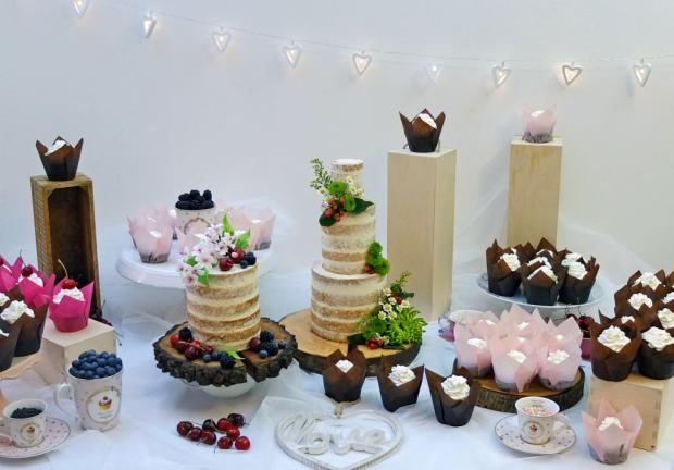 Sladky stôl na svadbu, cupcakes a naked cake, torta, Svadobné torty Sladky stôl na svadbu, cupcakes a naked cake, torta, Svadobné torty, SWEETarchitect, 1