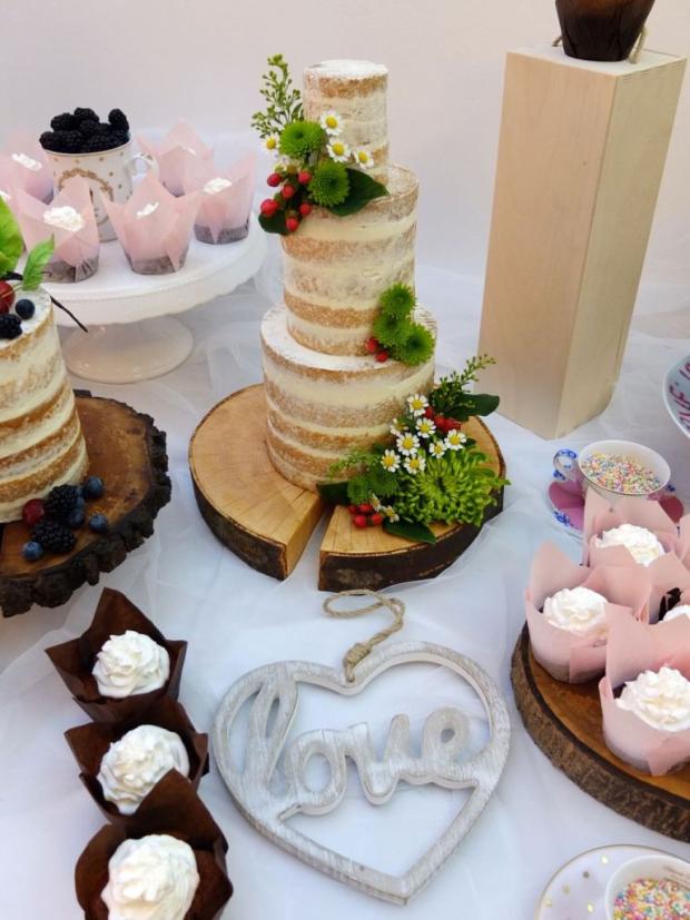 Sladky stôl na svadbu, cupcakes a naked cake, torta, Svadobné torty Sladky stôl na svadbu, cupcakes a naked cake, torta, Svadobné torty, SWEETarchitect, 2