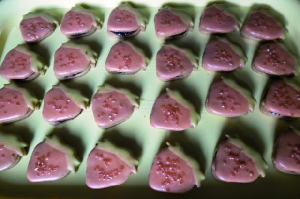 Jahodové jahôdky s jogurtovou polevou, torta, Zákusky, Lubica67, 1