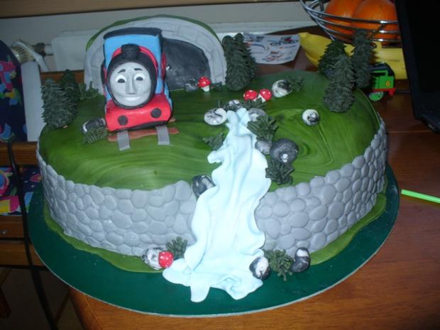 Vláčik Gordon, torta, Torty autíčka, vláčiky, Stella365, 1