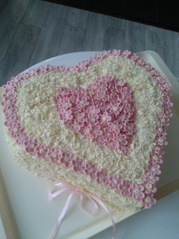 Srdiečková rýchlovka s bielou čokoládou, torta, Čokoládové torty Srdiečková rýchlovka s bielou čokoládou, torta, Čokoládové torty, messinka, 1