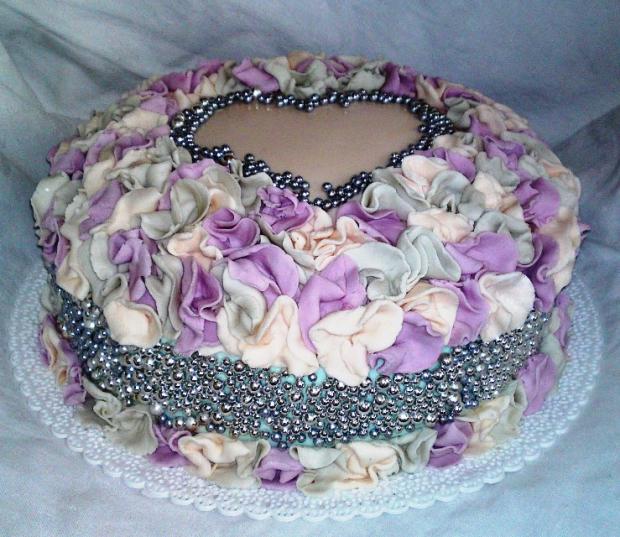 Svadobná s perličkami a volánikmi /2./, torta, Svadobné torty Svadobná s perličkami a volánikmi /2./, torta, Svadobné torty, Mariolka, 2