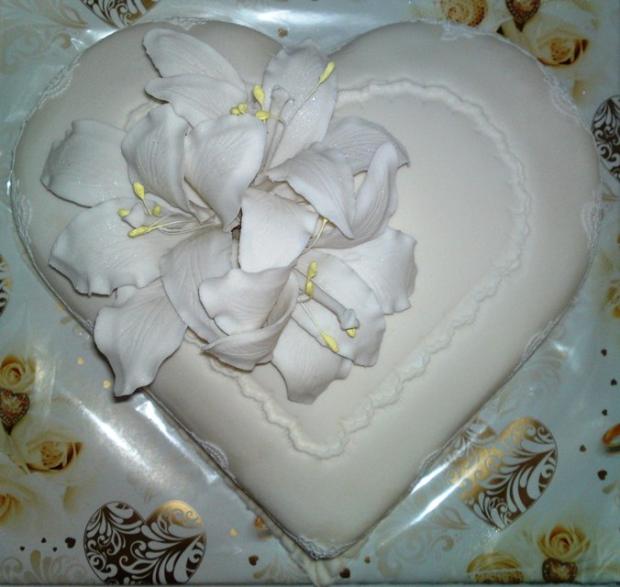 Svadobná s ľaliami..., torta, Svadobné torty Svadobná s ľaliami..., torta, Svadobné torty, Mariolka, 1