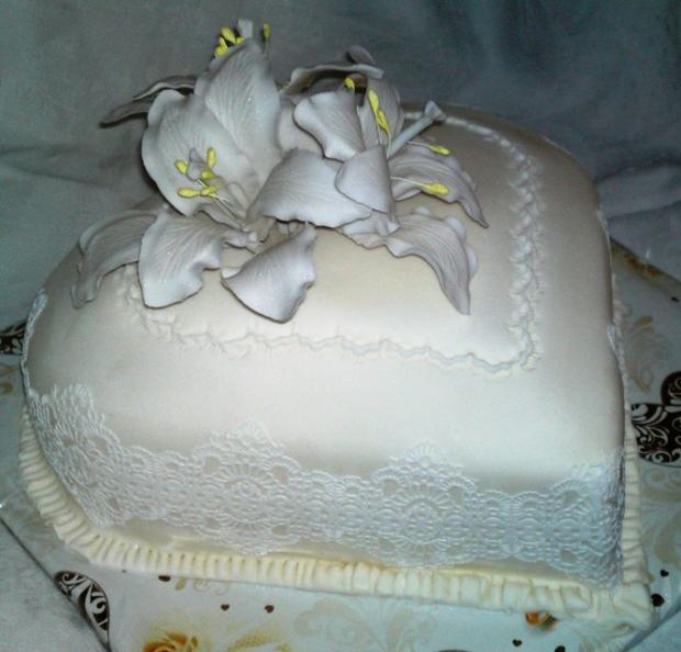 Svadobná s ľaliami..., torta, Svadobné torty Svadobná s ľaliami..., torta, Svadobné torty, Mariolka, 2