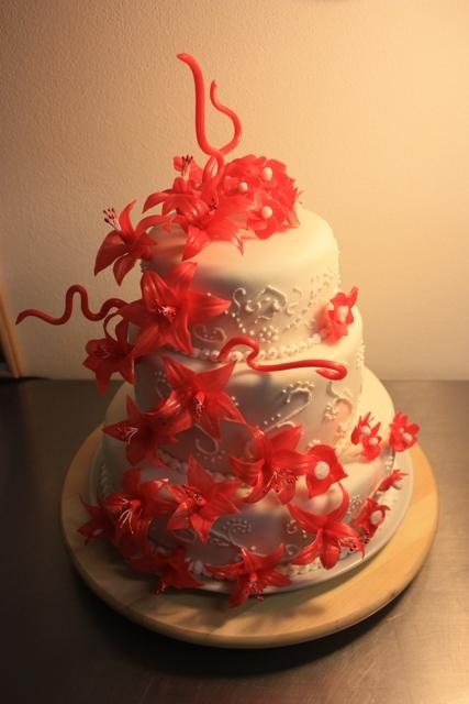 svadobná s červenými karamelovými kvetmi, torta, Svadobné torty svadobná s červenými karamelovými kvetmi, torta, Svadobné torty, IvetkaP, 1