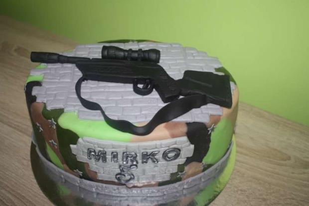 S puškou, torta, Narodeninové torty, stanula, 1