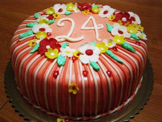 Čokoládovo-šľahačkovo- jahodová, torta, Narodeninové torty, Majka23, 1