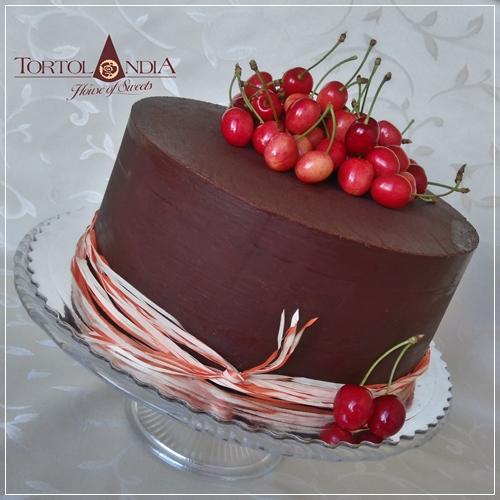 Čokoládová s čerstvými čerešničkami, torta, Čokoládové torty Čokoládová s čerstvými čerešničkami, torta, Čokoládové torty, Tortolandia.sk, 2