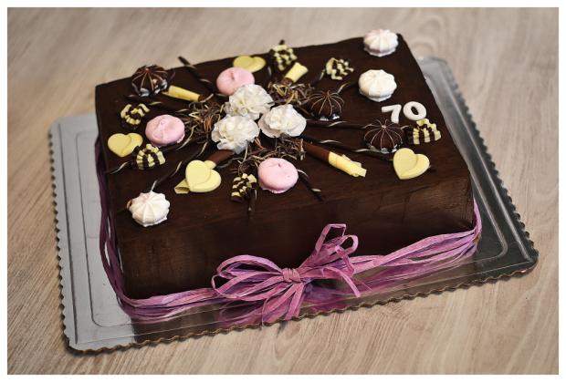 Čoko  ganáž s pusinkami a čoko ozdobami, torta, Čokoládové torty, dakota14, 1