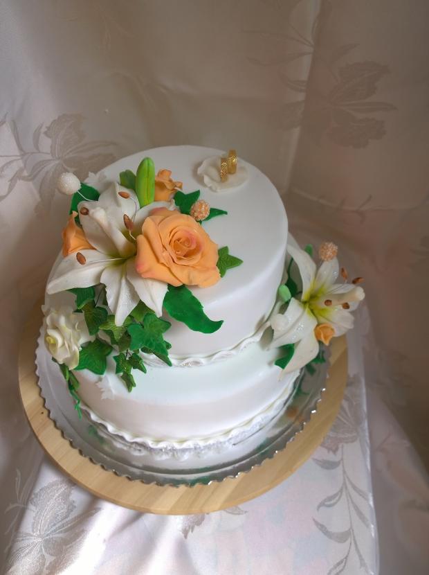 Svadobná s ružami, ľaliami a brečtanom, torta, Svadobné torty, majsinka111, 3