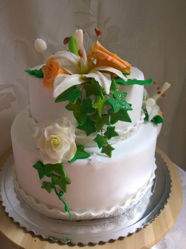 Svadobná s ružami, ľaliami a brečtanom, torta, Svadobné torty, majsinka111, 4