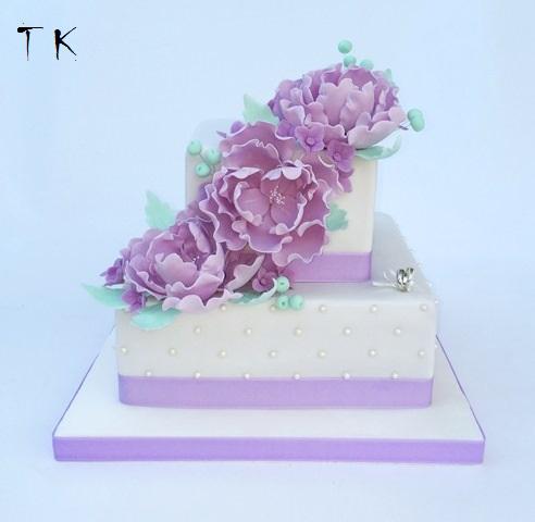 s fialovými pivonkami, torta, Svadobné torty, TORTY Klaudia, 1
