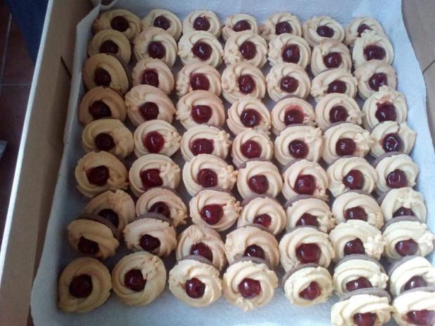 Dvojfarebné strojčekové venčeky, torta, Zákusky, Lubica67, 1