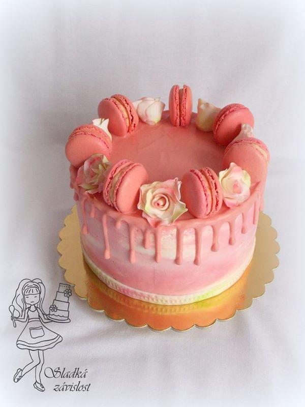 krémový drip cake s makronkami, torta, Drip torty, Sladká závislost, 1