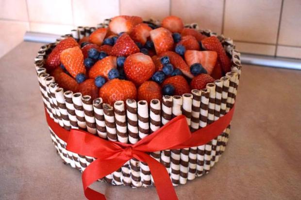 Čokoládová torta s mascarpone krémom a jahodami, torta, Narodeninové torty, SandraSt, 1