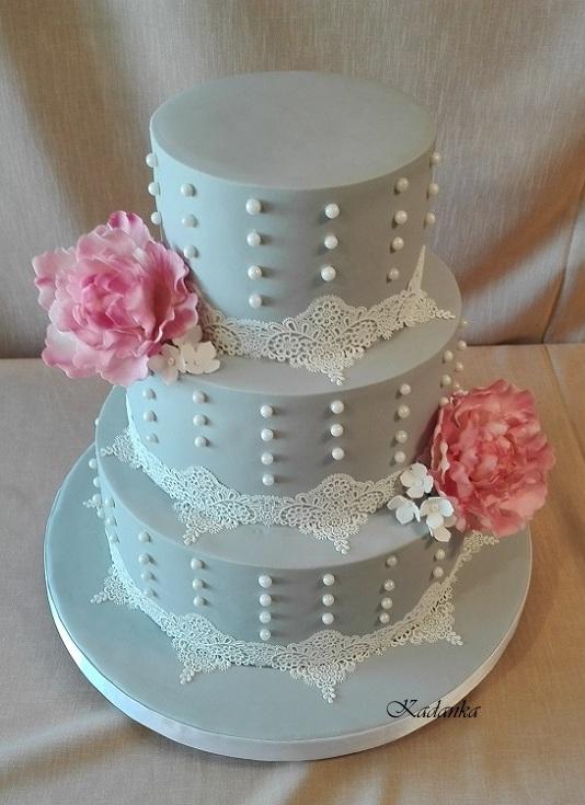 Svadobná v sivo bielom šate s pivóniami , torta, Svadobné torty Svadobná v sivo bielom šate s pivóniami , torta, Svadobné torty, Kadanka, 3
