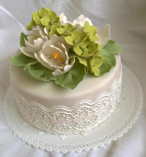 Svadobná s magnóliou, tulipánmi a hortenziami..., torta, Svadobné torty Svadobná s magnóliou, tulipánmi a hortenziami..., torta, Svadobné torty, Mariolka, 2