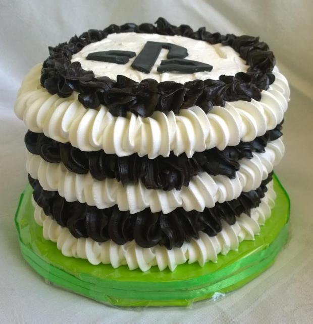 Penová so znakom Playstation..., torta, Netradičné torty Penová so znakom Playstation..., torta, Netradičné torty, Mariolka, 2