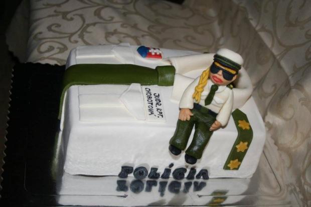 Pre pani policajtku, torta, Netradičné torty, Zuzana Knapikova, 3