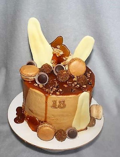 Karamelová drip torta, torta, Drip torty, stanula, 1
