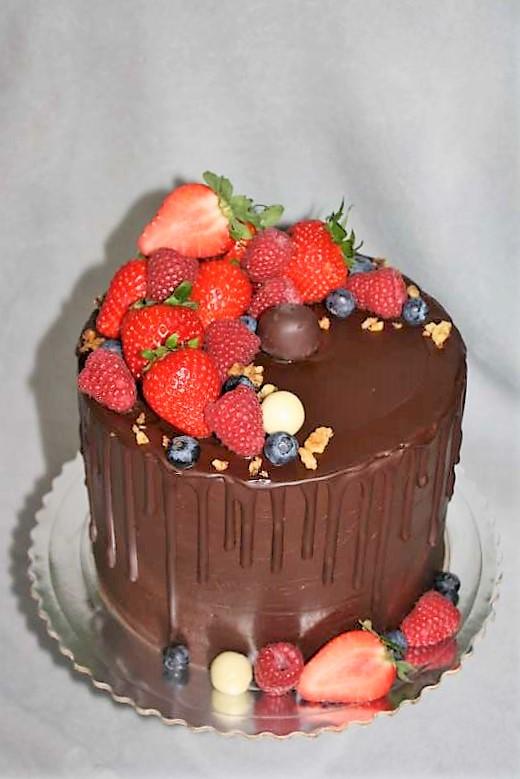 Čokoládová drip torta s ovocím, torta, Drip torty, stanula, 1