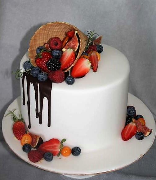 S ovoccím v kornútiku, torta, Drip torty, stanula, 1