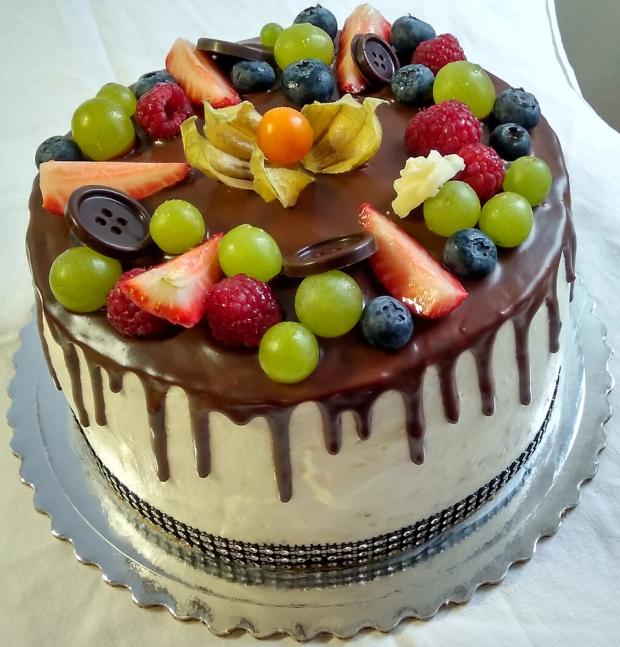 K výročiu, torta, Drip torty, tortysophia.sk, 1