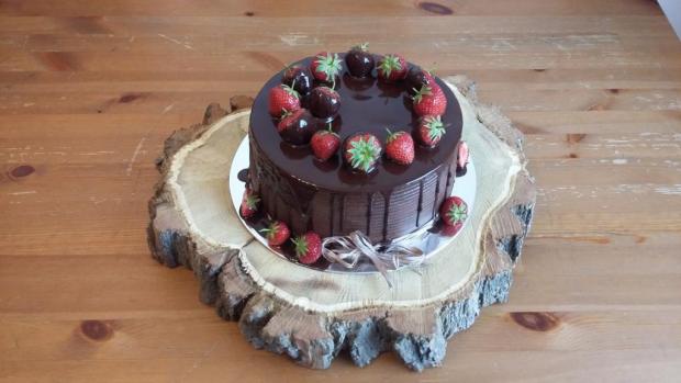 Čokoládovo jahodová, torta, Drip torty, juraj.ba, 1