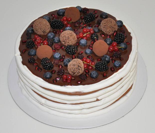 Snehová s ovocím a domácimi čoko bonbónmi, torta, Netradičné torty, MYŠKA B., 1